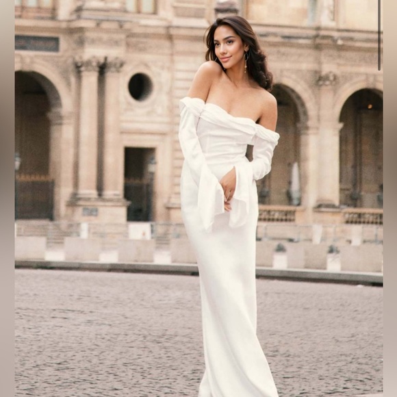 Meshki Giselle Off Shoulder Cowl Neck Maxi Dress - White - Picture 1 of 3